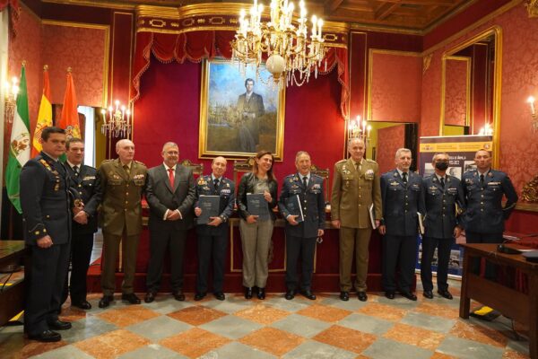 Tablada Centenaria Aviación - La Base Aerea De Armilla Presenta Su Libro Conmemorativo Del Centenario