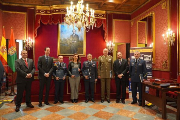 Tablada Centenaria Aviación - La Base Aerea De Armilla Presenta Su Libro Conmemorativo Del Centenario