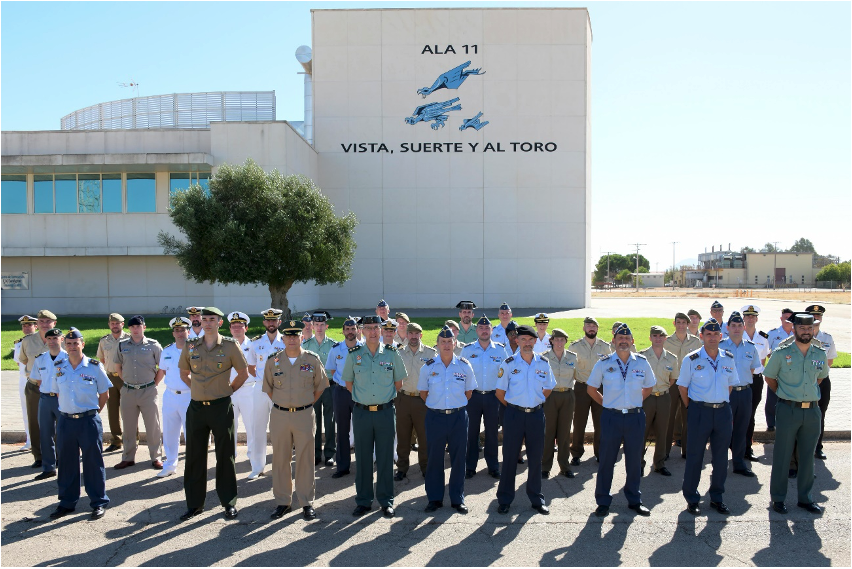 El XXIV Curso de Estado Mayor de las Fuerzas Armadas visita la Base Aérea de Morón